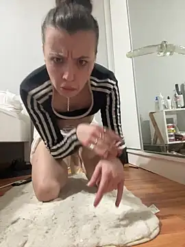 bunnythetailor webcam