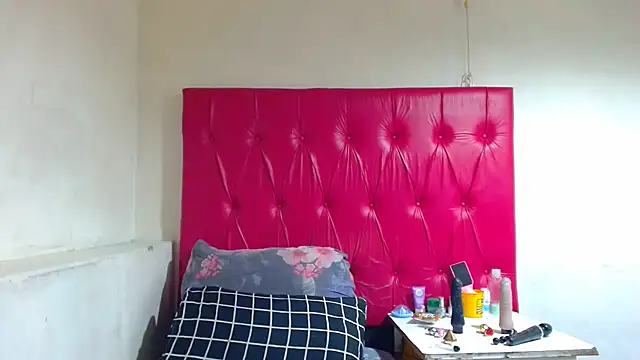 sexychantybabe25 - SexyChantyBabe25's free webcam - UK Sex Cams