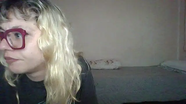 BlondieTami webcam