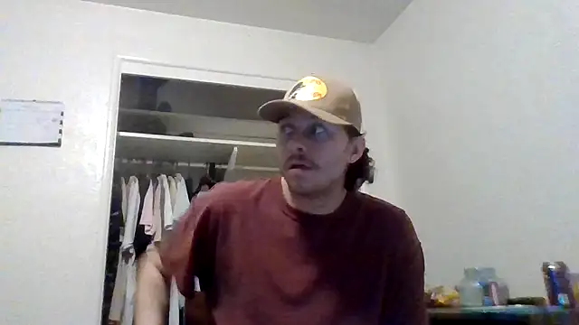 Tallhungandcloudy webcam