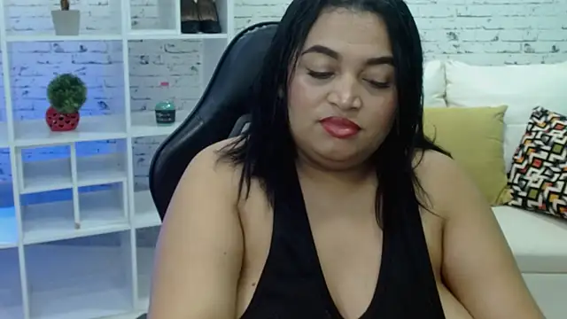 Miss_Shaira webcam