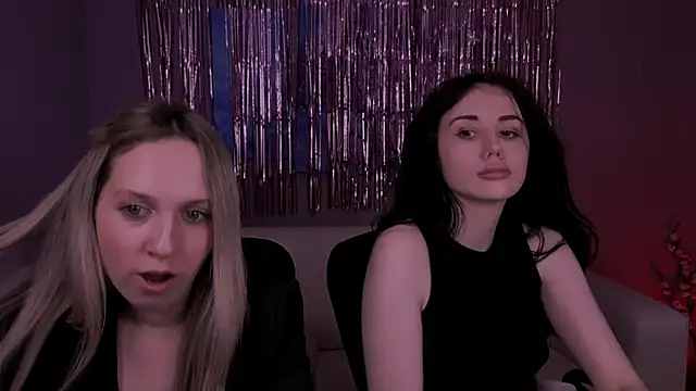 riley_sanders webcam