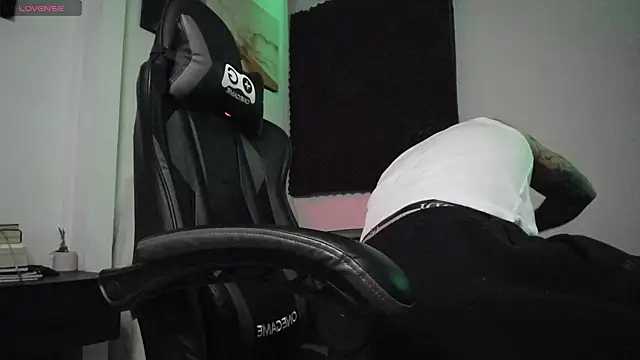 LucianSinclair webcam