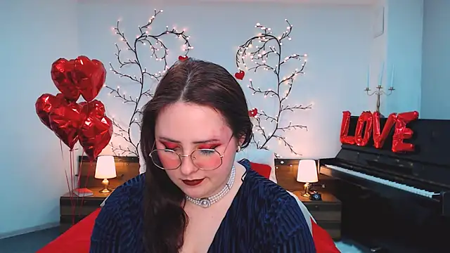 Hennessy_bunny webcam