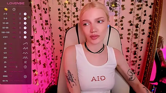 AnyaTaylor_ webcam