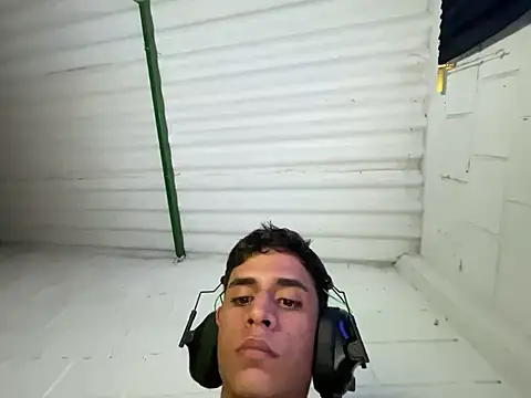 Max_TheHorseDick Live Webcam on Stripchat