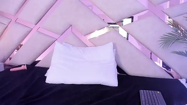 sophie_pariss webcam