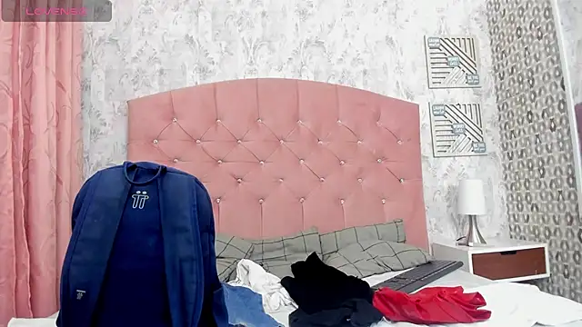 Miley_Cavendish webcam