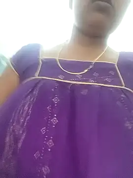 Webcam Model (Hot-Tinaa)  is live.Free join now!