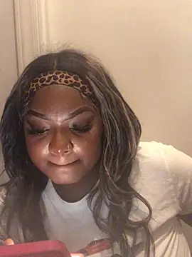 Webcam Model (Fxncymuse)  is live.Free join now!