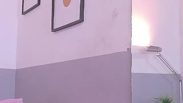 cutepetitee - Cutepetitee's free webcam - UK Sex Cams