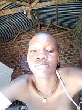 Black_juicy24 webcam