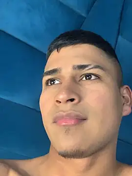 Emiliano_Reyes webcam