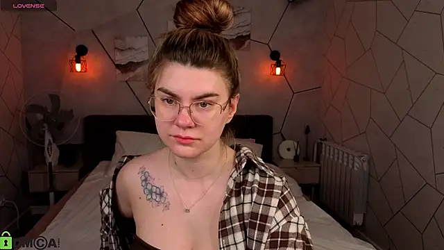 zoe_j0y webcam