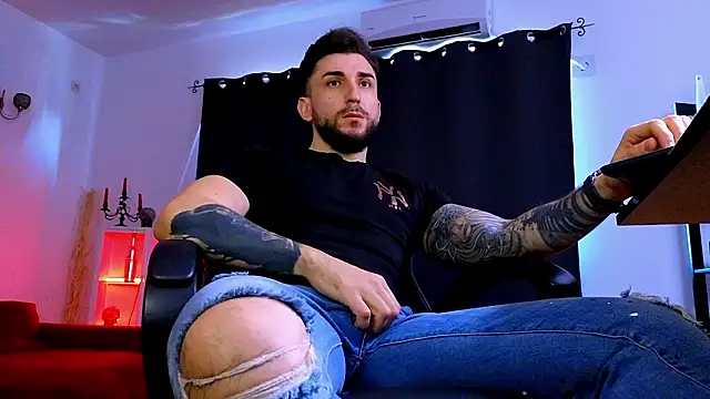 MightyAaron66 webcam