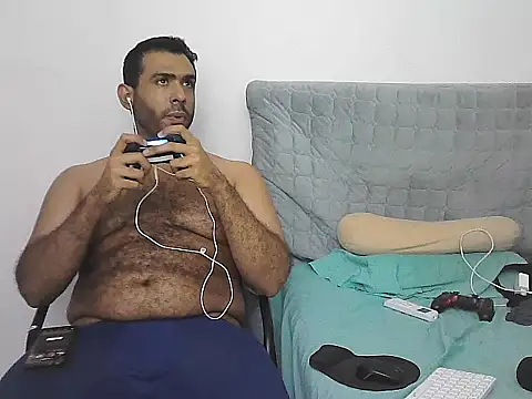 AlphaLatinoBear webcam