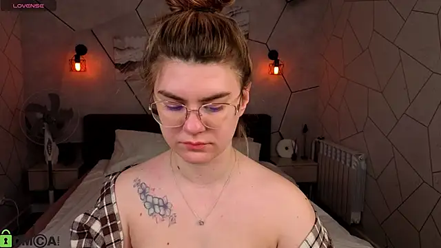 zoe_j0y webcam