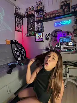 crystal_bunny7 webcam