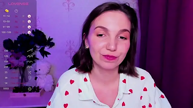 kindhazelhere_ - KindHazelHere_'s free webcam