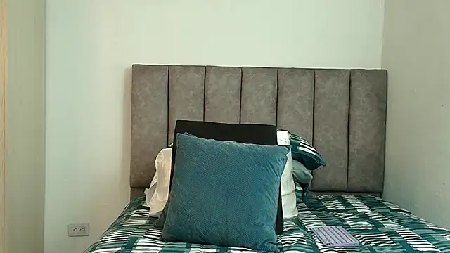 karina_lewis_ webcam