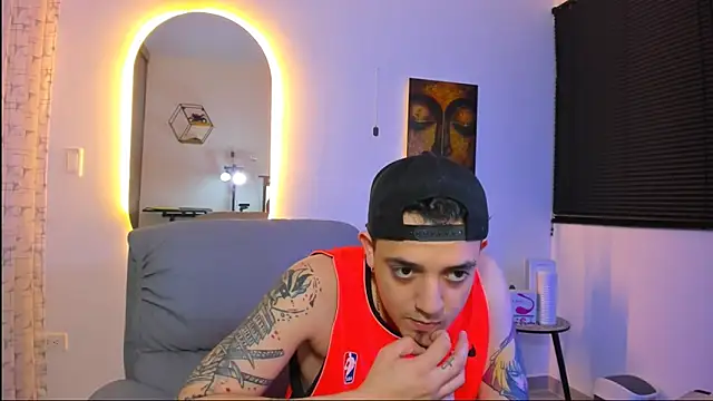 alejandro_calderon1 - Alejandro_calderon1's free webcam - UK Sex Cams