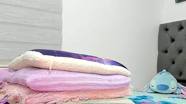 Elizabeth_18_ webcam