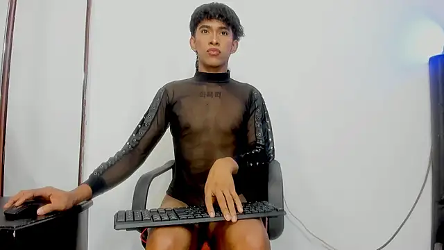 JERO_TEASE_S7S webcam