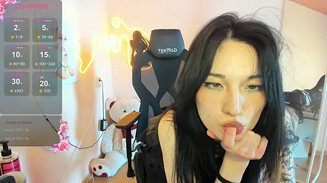 AliceeinWonderlanddd webcam