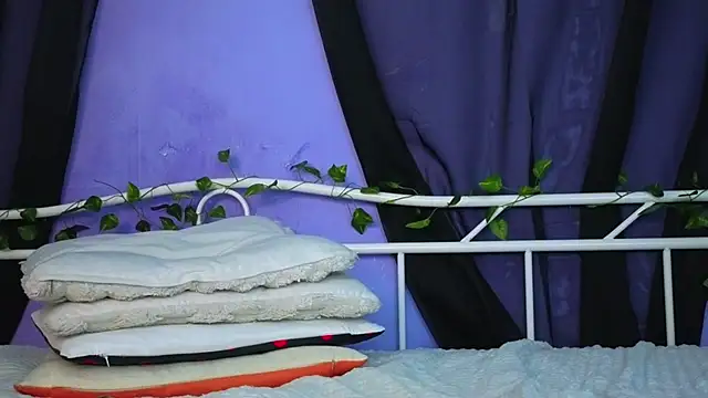 Scarlettsrorm webcam