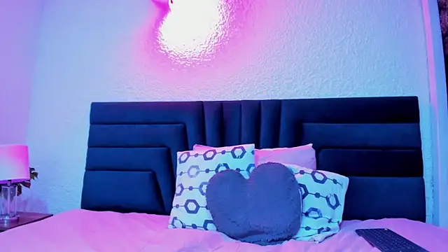 VictoriaRouge_ webcam