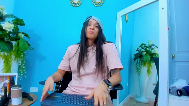 ViictoriiaSaenz webcam