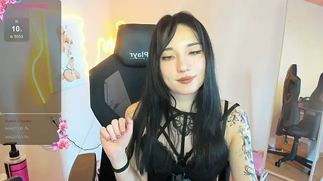 AliceeinWonderlanddd webcam