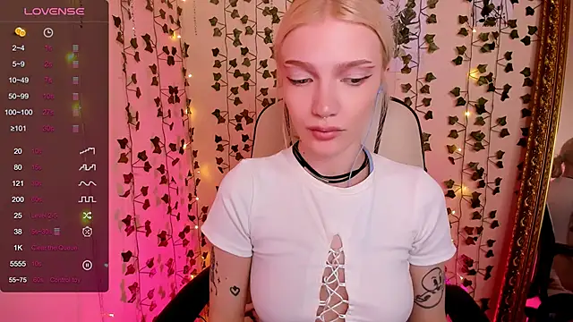 AnyaTaylor_ webcam