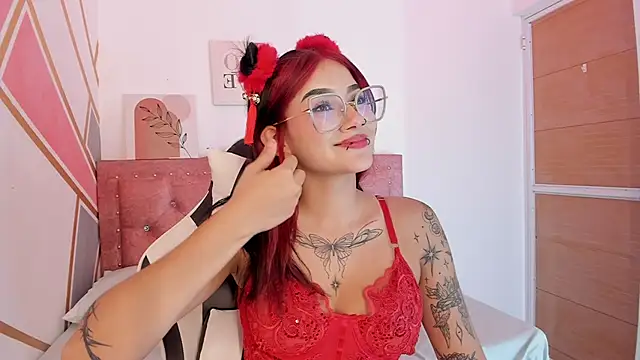 Lucy_boobss webcam