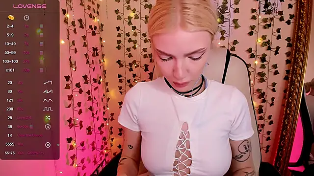 AnyaTaylor_ webcam