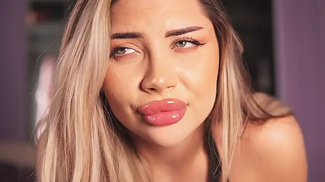 Monique_Celeste webcam