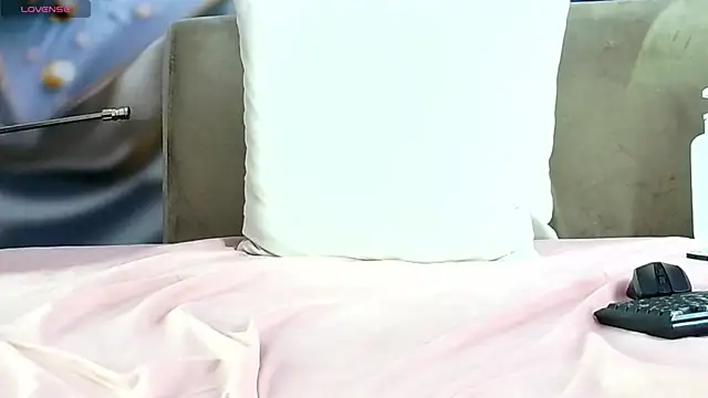 rouxinferno_cr - Rouxinferno_cr's free webcam