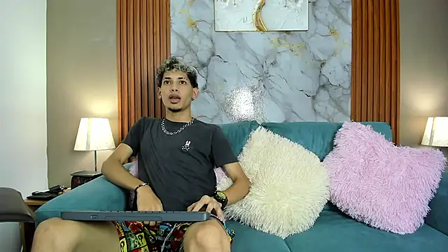 YOUNG_BOYS_HELL webcam