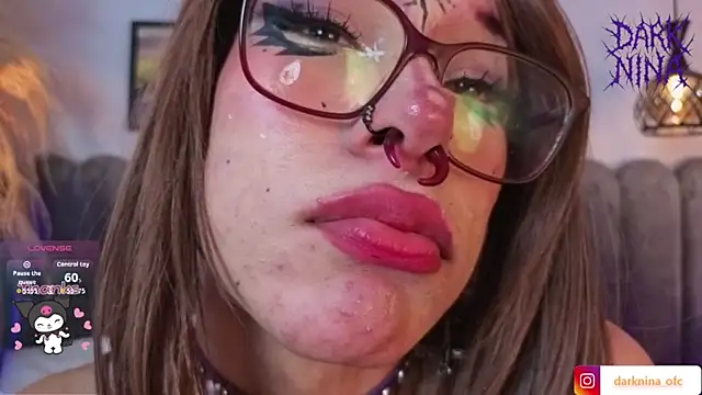 Dark_nina_ webcam
