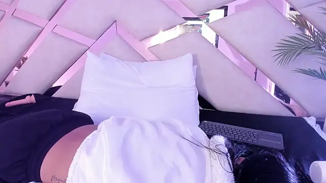 sophie_pariss webcam