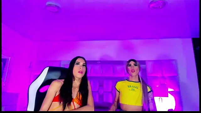 Alexa_and_Aranza_ webcam