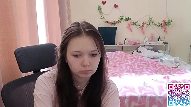 boozekirs_ - Boozekirs_'s free webcam - UK Sex Cams