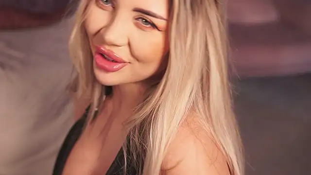 Monique_Celeste webcam