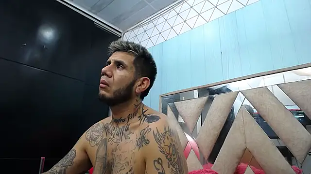 allison_max_tattoo webcam