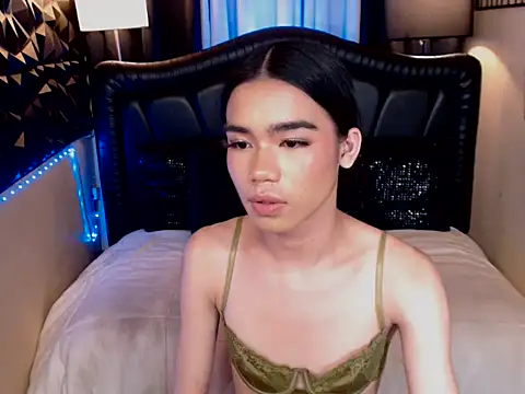 ItsurGirlMiana webcam