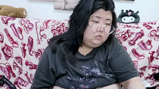 nadine_asian - Nadine_asian's free webcam