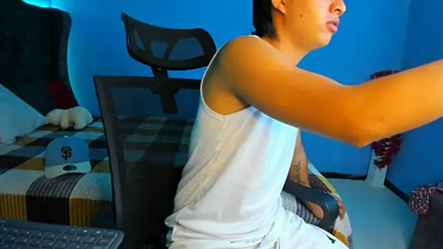 mikke18 - Mikke18's free webcam - UK Sex Cams