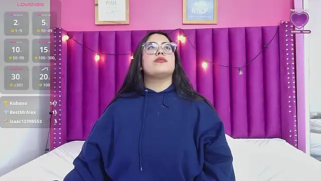 curvybuffgirllll webcam