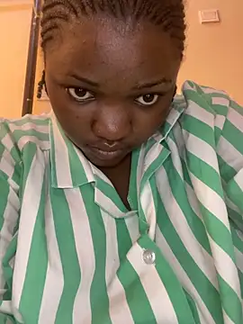 sweet18creamybigpussy webcam