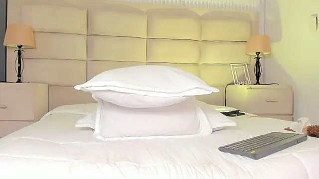 AdharaSweet1_ webcam